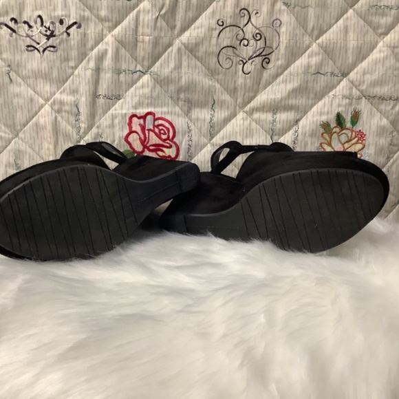 Vaneli Size 9 Black Suede - Picture 3 of 4